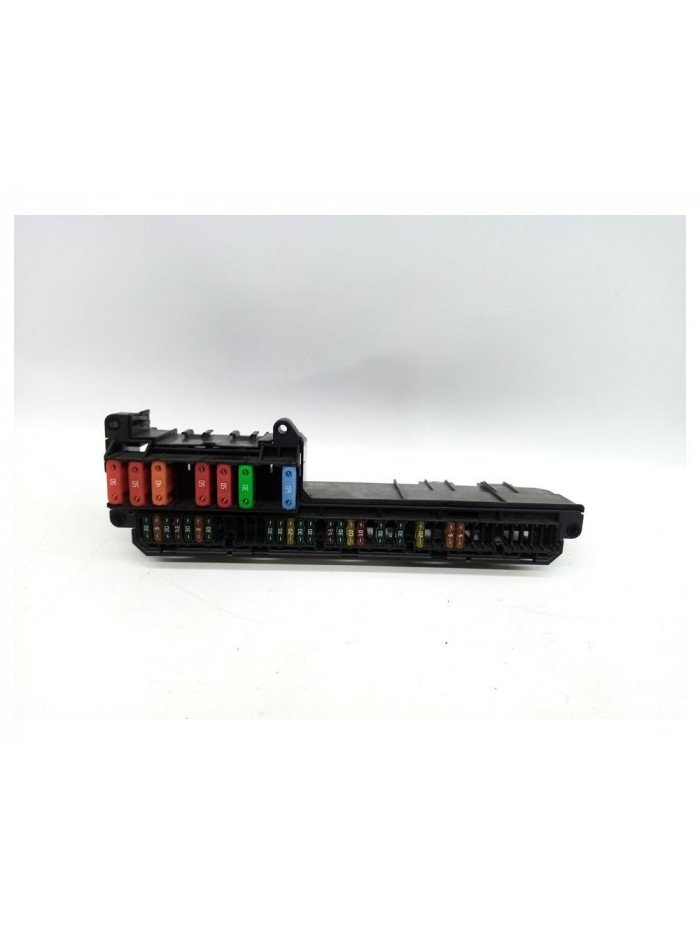 Caja reles / fusibles BMW SERIE 5 BERLINA 525d 2005