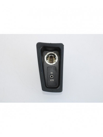 Recambio de enchufe 12v para bmw serie 1 berlina (e81/e87) 116d referencia OEM IAM