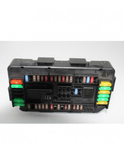 Recambio de caja reles / fusibles para bmw serie 1 lim. 5-trg. (f20) 116d referencia OEM IAM 938906801