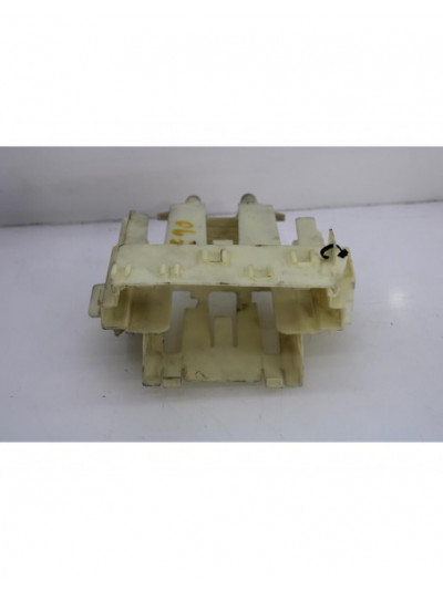 Soporte centralita motor UCE BMW SERIE 3 BERLINA 320d 2007