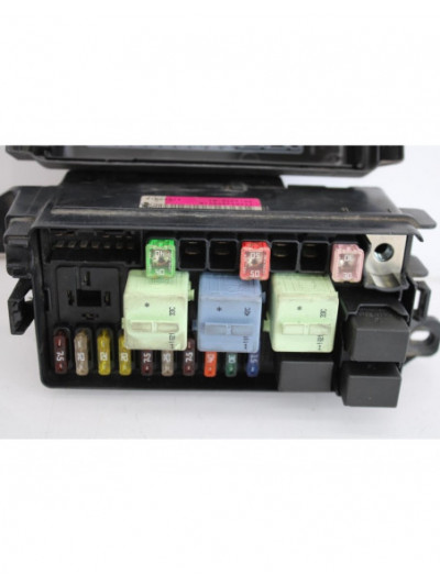 Recambio de caja reles / fusibles para bmw mini clubman (r55) cooper d referencia OEM IAM 9213372