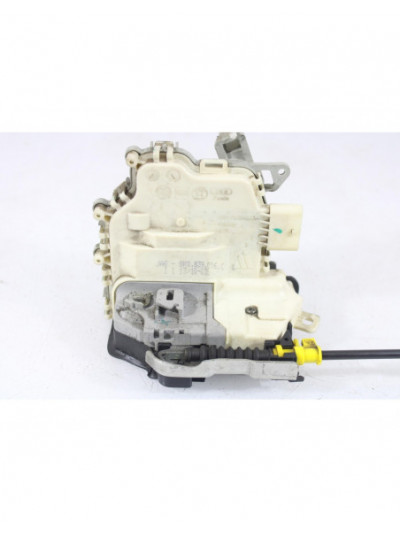 Cerradura puerta trasera derecha AUDI A4 B8 2.0 TDI 2010