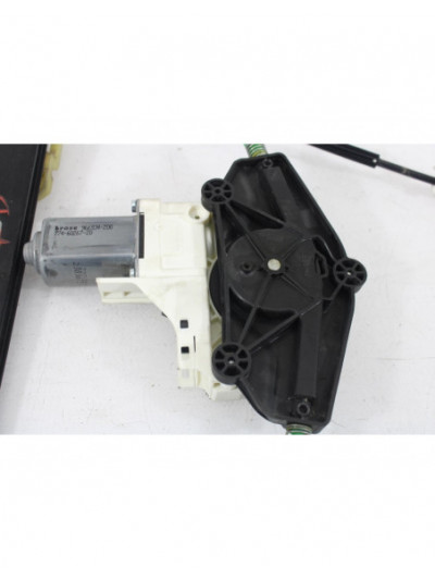 Elevalunas delantero derecho AUDI A4 B8 2.0 TDI 2010