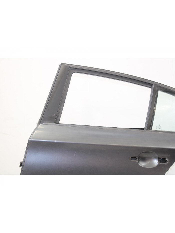 Puerta trasera izquierda BMW SERIE 1 BERLINA 118d 2004