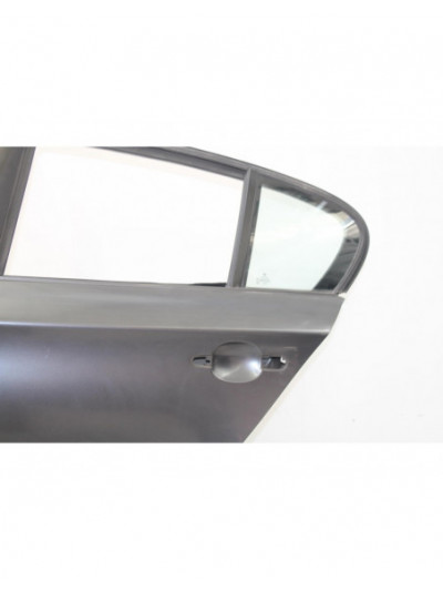 Puerta trasera izquierda BMW SERIE 1 BERLINA 118d 2004