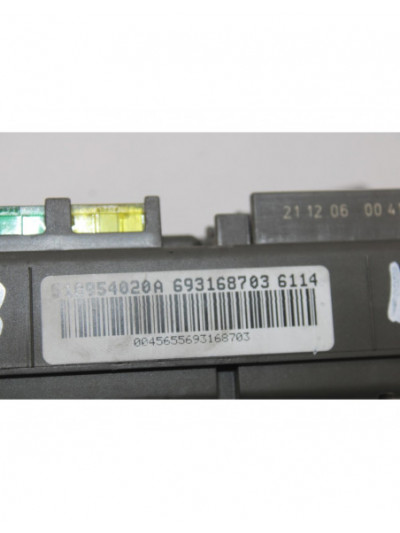 Caja reles / fusibles BMW X5 3.0d 2007