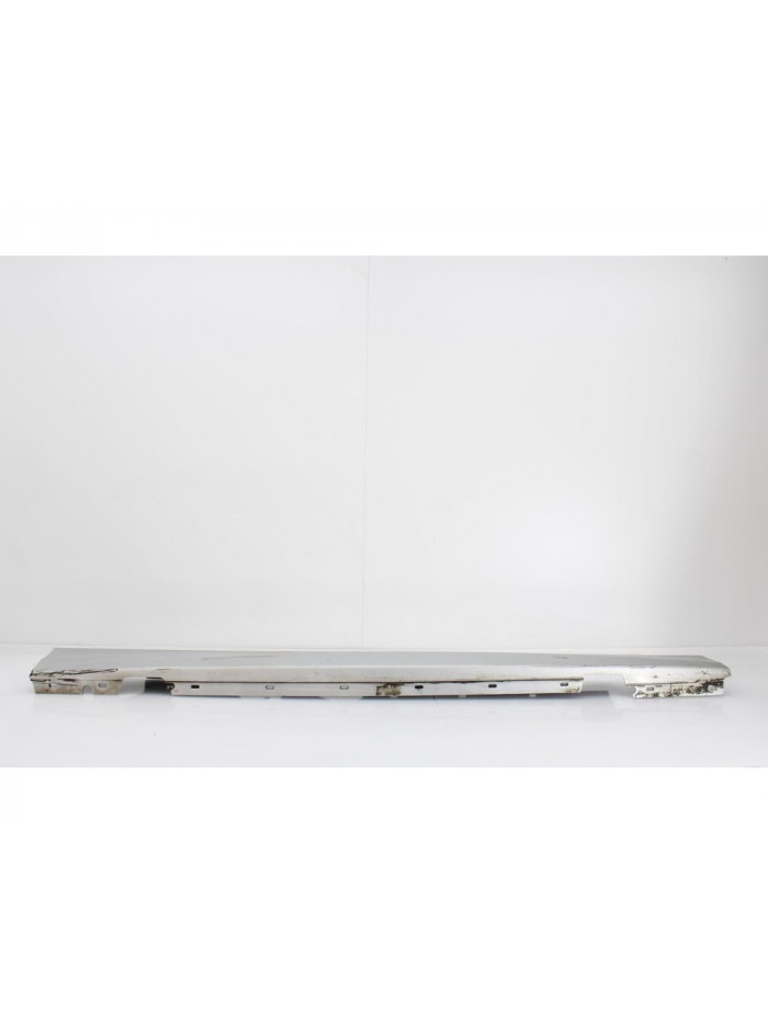 Recambio de faldon lateral para bmw serie 1 berlina (e81/e87) 120d referencia OEM IAM 51777184354DER.