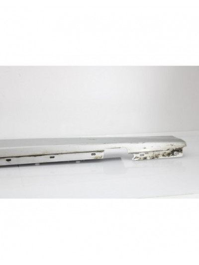 Recambio de faldon lateral para bmw serie 1 berlina (e81/e87) 120d referencia OEM IAM 51777184354DER.