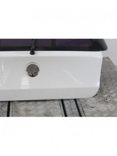 Porton trasero BMW SERIE 1 BERLINA 118d 2009
