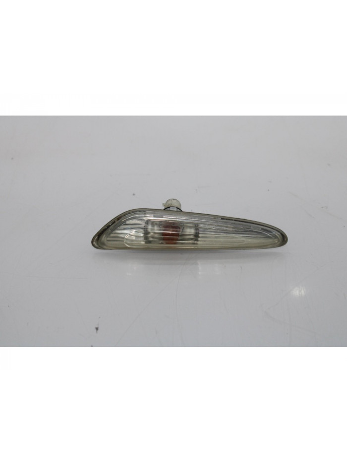 Piloto lateral izquierdo BMW X3 2.0 16V Diesel CAT 2006