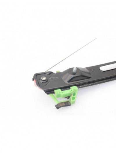 Elevalunas trasero izquierdo BMW SERIE 1 BERLINA 118d 2004