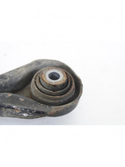 Recambio de brazo suspension superior trasero derecho para bmw serie 1 cabrio (e88) 118d referencia OEM IAM 677798005