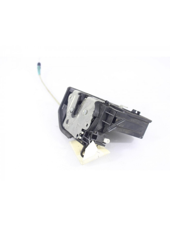 Cerradura puerta trasera izquierda BMW SERIE 1 BERLINA 118d 2004