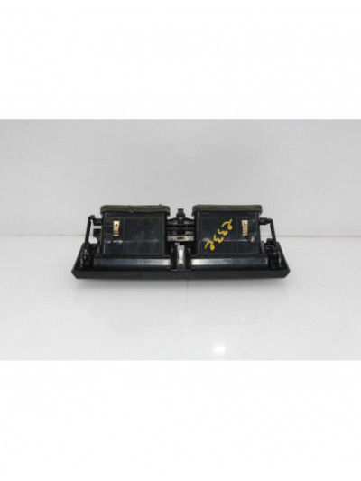 Rejilla aireadora BMW X3 2.0 16V Diesel CAT 2006