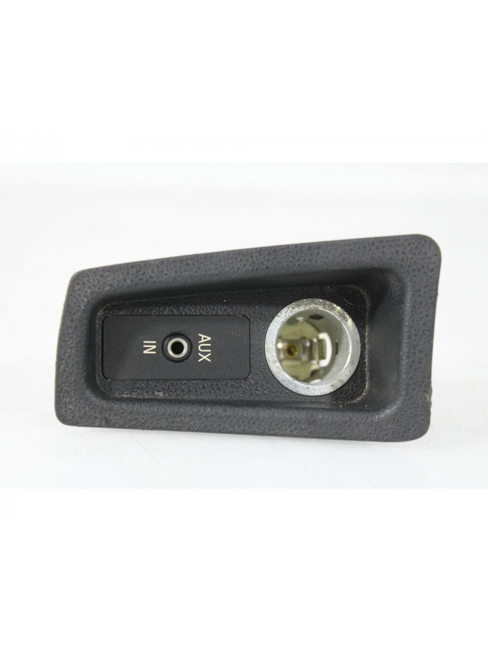 Recambio de enchufe 12v para bmw serie 1 berlina (e81/e87) 2.0 16v diesel cat referencia OEM IAM 51167132049904