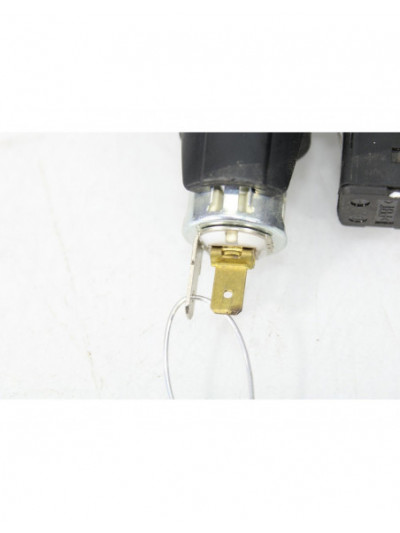 Recambio de enchufe 12v para bmw serie 1 berlina (e81/e87) 2.0 16v diesel cat referencia OEM IAM 51167132049904