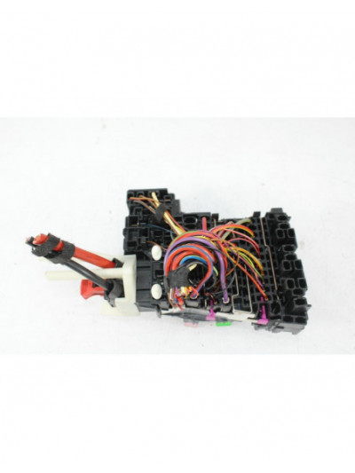 Recambio de caja reles / fusibles para audi a3 sportback (8va) ambiente referencia OEM IAM 5Q0937615C/VWPE904183