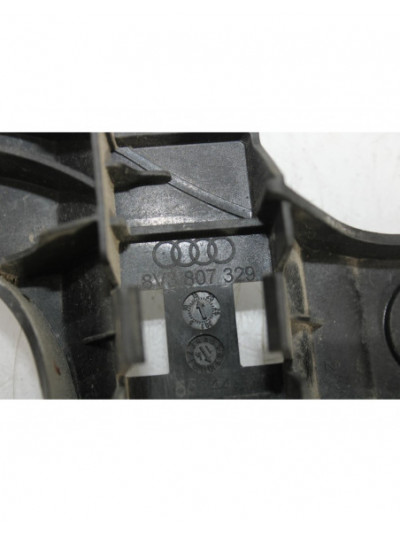 Recambio de soporte izquierdo paragolpe trasero para audi a3 sportback (8va) ambiente referencia OEM IAM 8V3807329