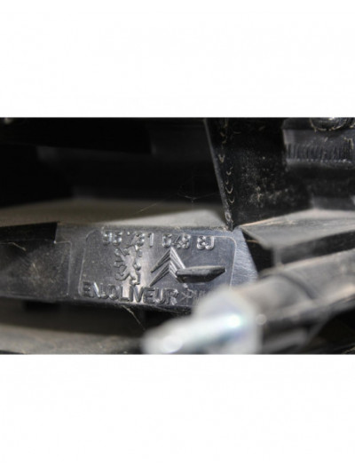 Recambio de piloto trasero derecho interior para citroën c4 picasso 1.6 hdi fap referencia OEM IAM 9673164980