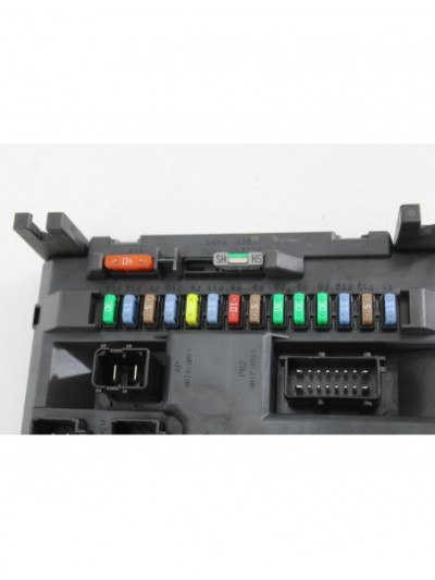 Recambio de caja reles / fusibles para citroën ds3 sport referencia OEM IAM 9666952280