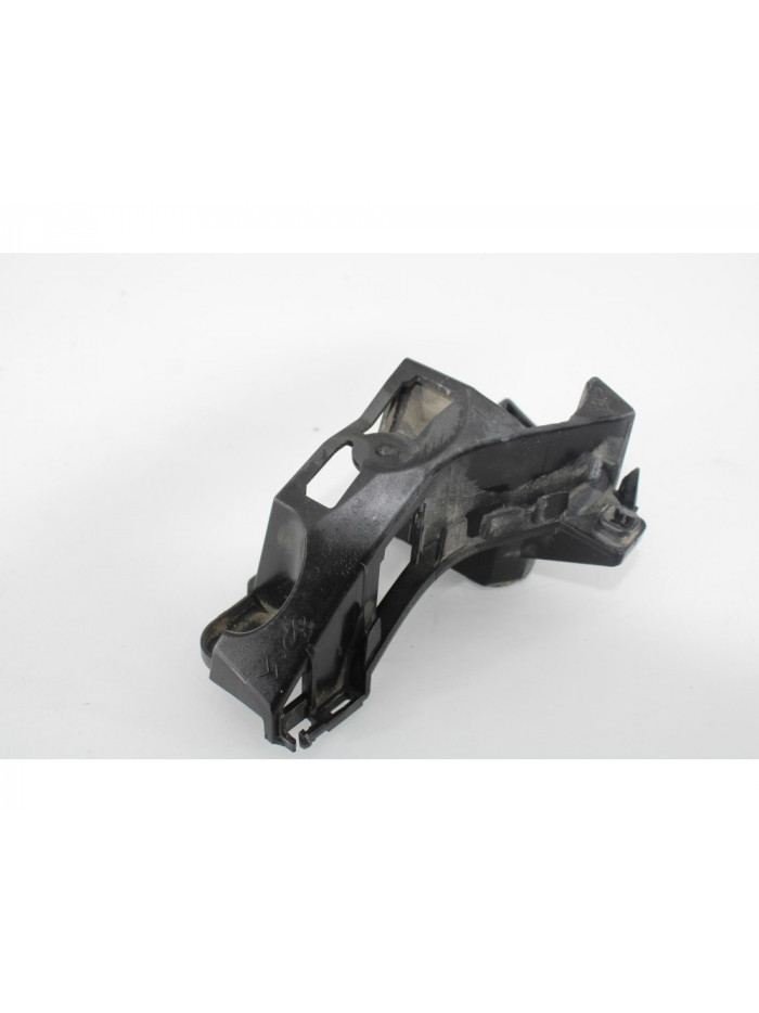 Recambio de sujecion derecha paragolpes para citroën c5 hdi160 seduct 2.0 referencia OEM IAM 9681049680