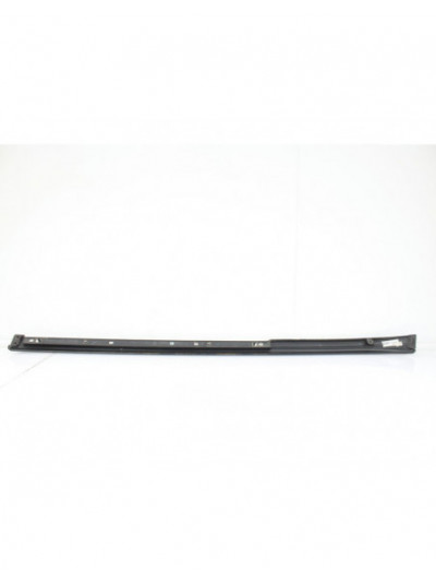 Recambio de moldura techo para dodge nitro 2.8 crd referencia OEM IAM 1BD49RXFA