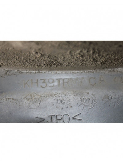 Recambio de aletin trasero izquierdo para dodge nitro 2.8 crd referencia OEM IAM 5KH39TRMAC