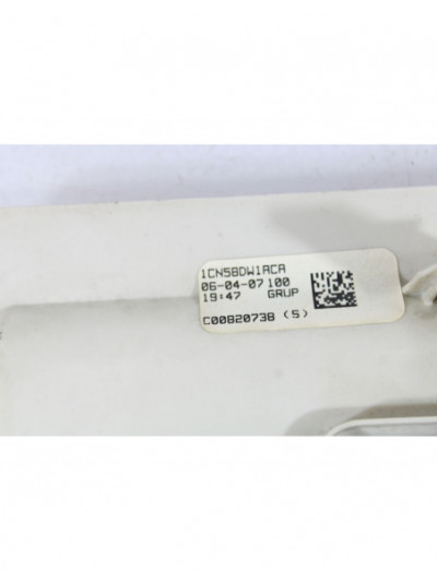 Recambio de luz techo para dodge nitro 2.8 crd referencia OEM IAM 1CN58DW1ACA