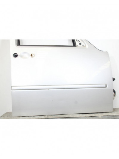 Recambio de puerta delantera derecha para dodge nitro 2.8 crd referencia OEM IAM