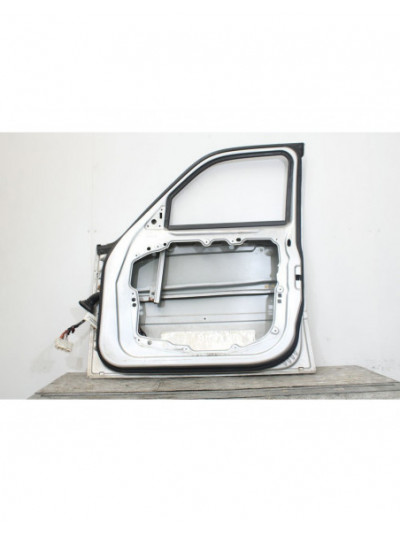Recambio de puerta delantera derecha para dodge nitro 2.8 crd referencia OEM IAM