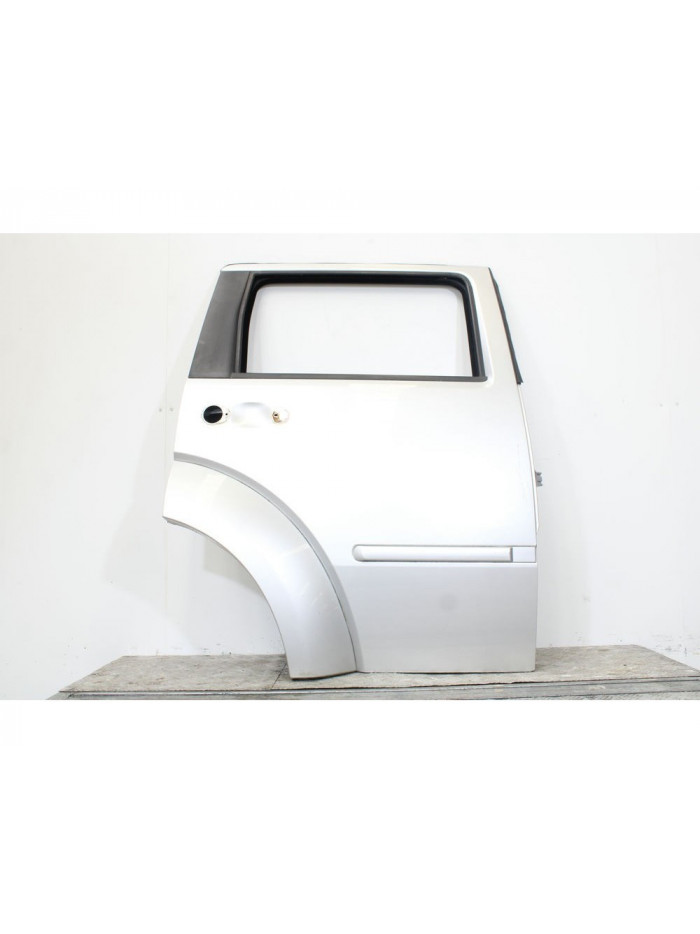 Puerta trasera derecha DODGE NITRO 2.8 CRD 2008
