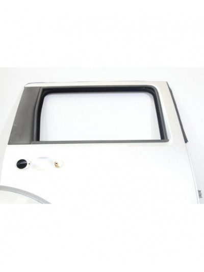 Puerta trasera derecha DODGE NITRO 2.8 CRD 2008
