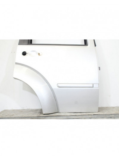 Puerta trasera derecha DODGE NITRO 2.8 CRD 2008