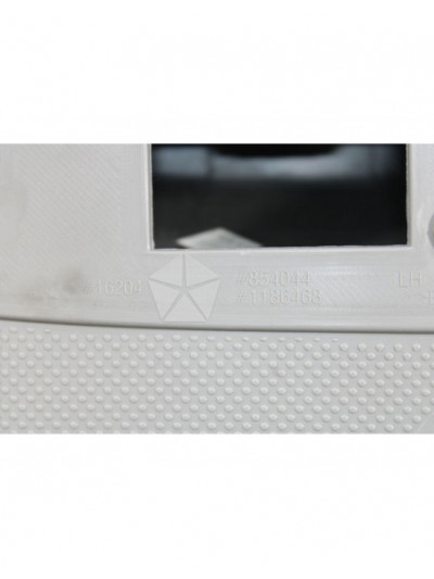 Recambio de guarnecido puerta trasera izquierda para dodge nitro 2.8 crd referencia OEM IAM 5841970