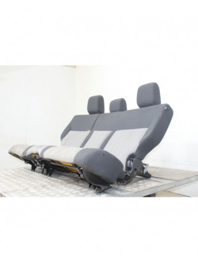 Recambio de asientos traseros para dodge nitro 2.8 crd referencia OEM IAM