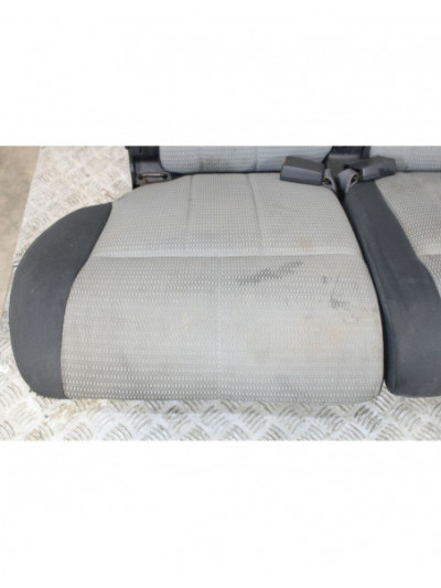 Recambio de asientos traseros para dodge nitro 2.8 crd referencia OEM IAM