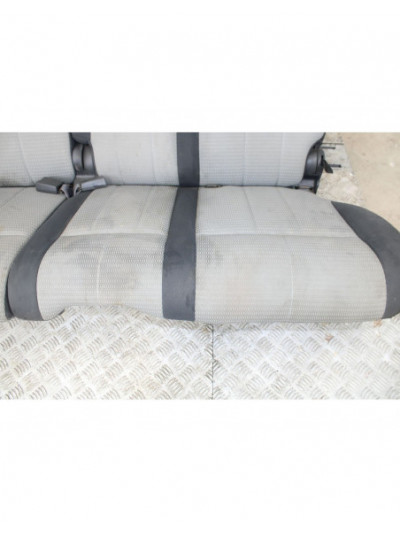 Recambio de asientos traseros para dodge nitro 2.8 crd referencia OEM IAM