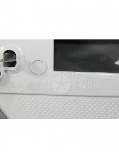 Recambio de guarnecido puerta trasera derecha para dodge nitro 2.8 crd referencia OEM IAM 5841970