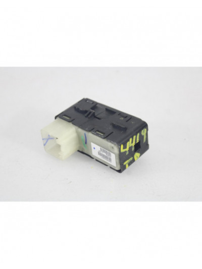 Recambio de mando elevalunas trasero derecho para dodge caliber s referencia OEM IAM 56040693AD