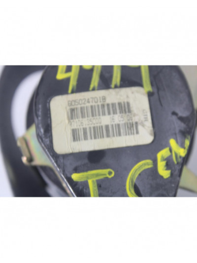 Recambio de cinturon seguridad trasero central para dodge caliber s referencia OEM IAM 6050247018