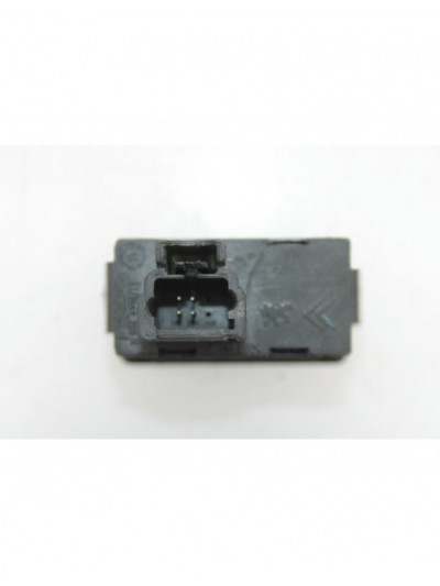 Recambio de mando elevalunas trasero izquierdo para fiat ulysse (179) 2.0 referencia OEM IAM 14996420XT