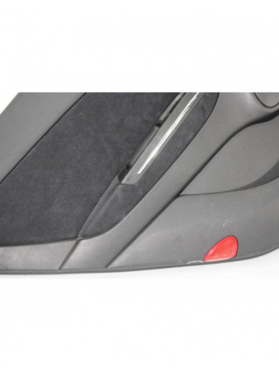 Guarnecido puerta trasera izquierda FIAT BRAVO 1.9 Active Multijet 2010