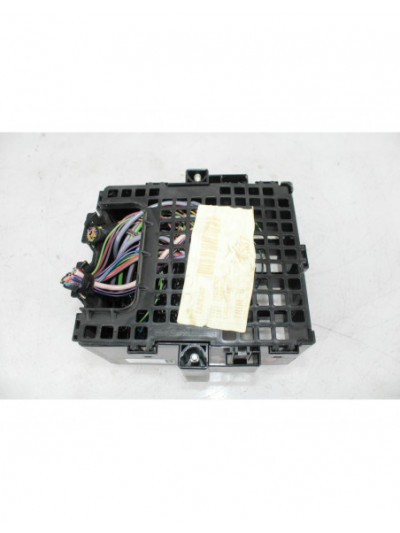 Caja reles / fusibles FORD FIESTA VI 1.5 TDCi 2014