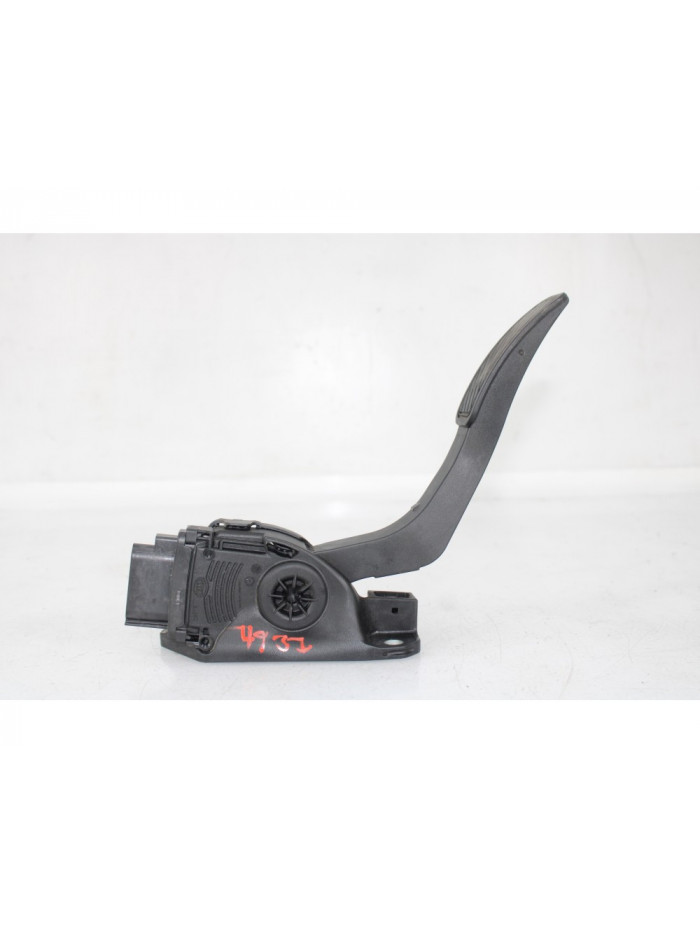 Pedal acelerador FORD FIESTA VI 1.5 TDCi 2014