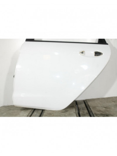 Puerta trasera izquierda FORD FIESTA VI 1.5 TDCi 2014