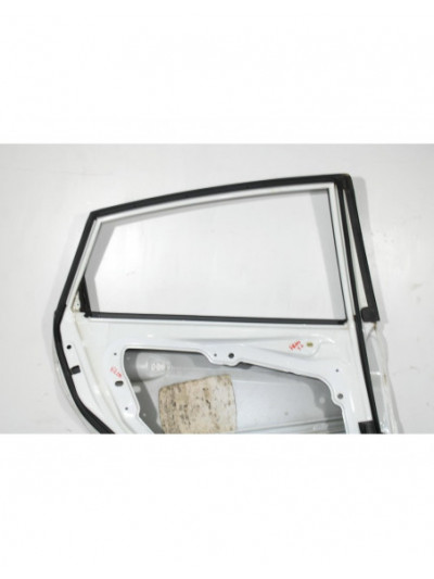 Puerta trasera izquierda FORD FIESTA VI 1.5 TDCi 2014