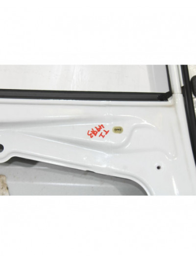 Puerta trasera izquierda FORD FIESTA VI 1.5 TDCi 2014