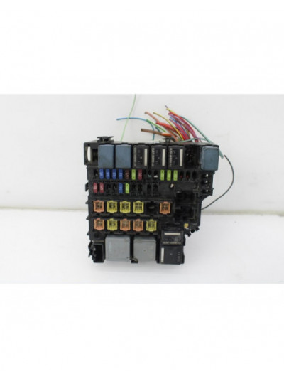 Recambio de caja reles / fusibles para ford transit courier combi trend referencia OEM IAM 14K012BME