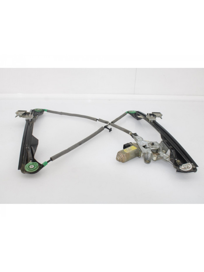 Elevalunas delantero derecho FORD FOCUS BERLINA Ambiente 2002
