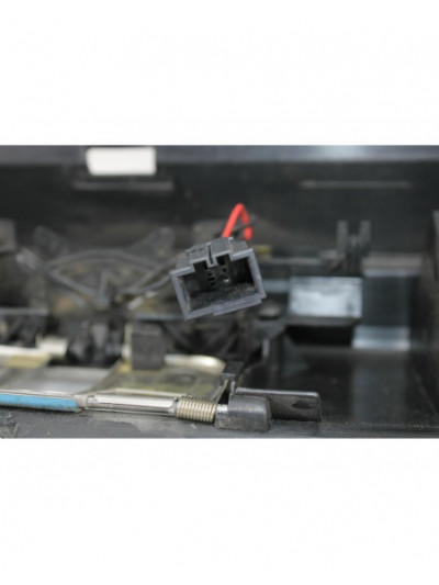 Recambio de moldura resbalon maletero para audi q5 (8rb) 2.0 tdi quattro referencia OEM IAM 8R0864513C